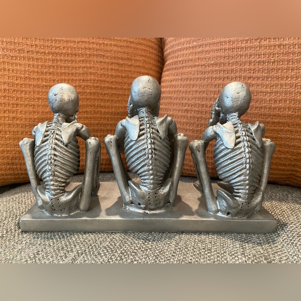 Skeletons See, Hear,  Speak No Evil Figure Halloween Decor Skeletons Gray Black - Picture 2 of 6